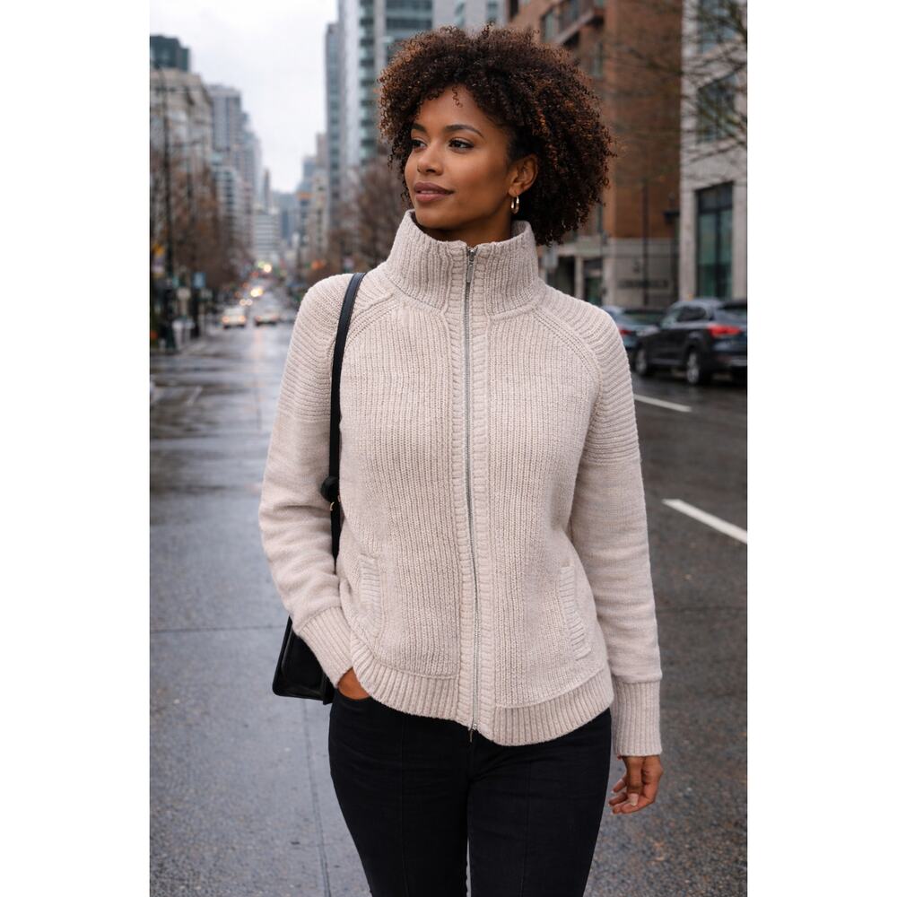Victoria’s Secret Zip Sweater Size SP Gray Ribbed Knit Cozy Chic Jacket
